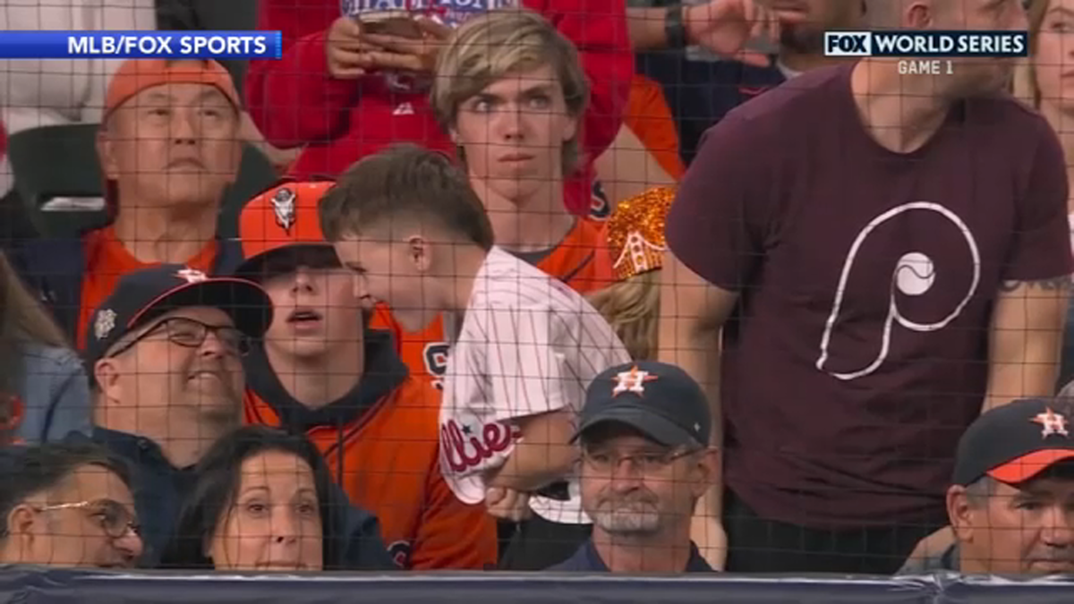 Confusing: Kid Dancing to get on Jumbotron gets on Jumbotron and Acts Surprised